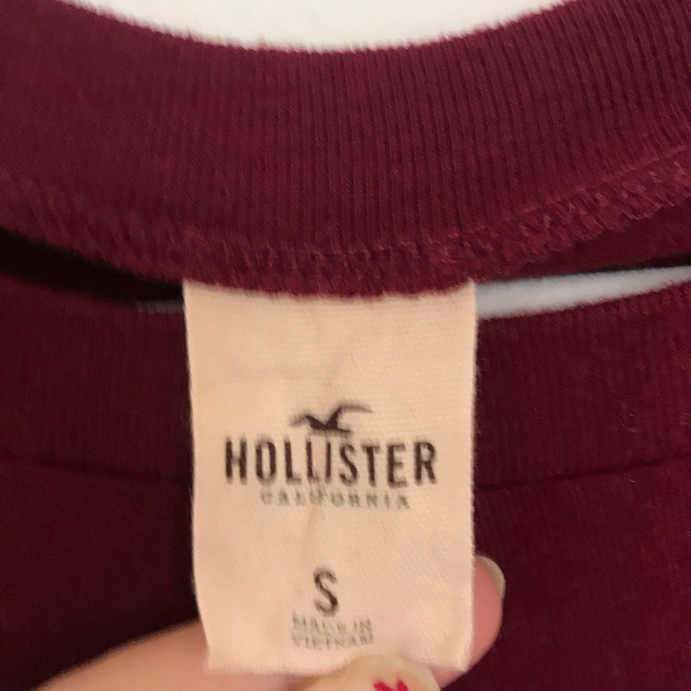 Hollister Long Sleeve Graphic Top - Picture 2 of 3